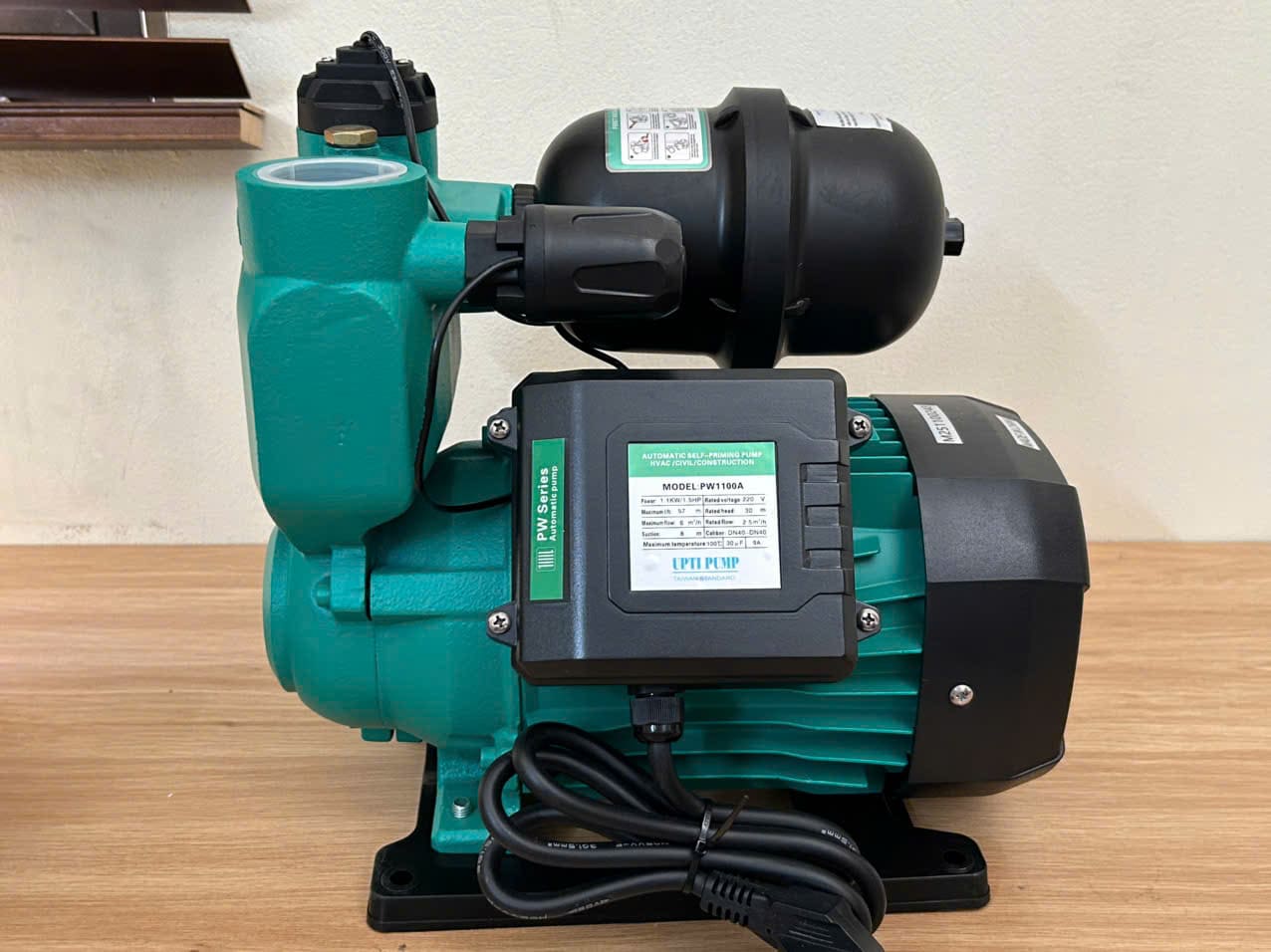 UPTI - Máy bơm tăng áp PW-200A-0.2KW-220V (200W - 220V)