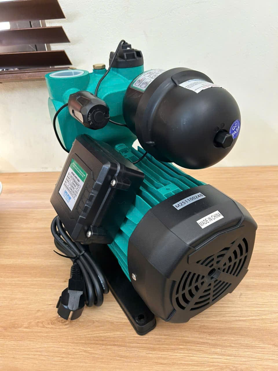 UPTI - Máy bơm tăng áp PW-200A-0.2KW-220V (200W - 220V)